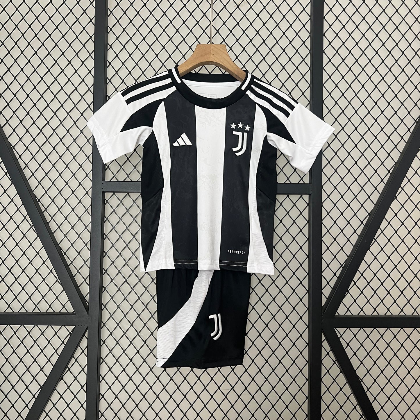 Maillot Enfant Domicile Juventus 2024/2025 Taille : 16-28