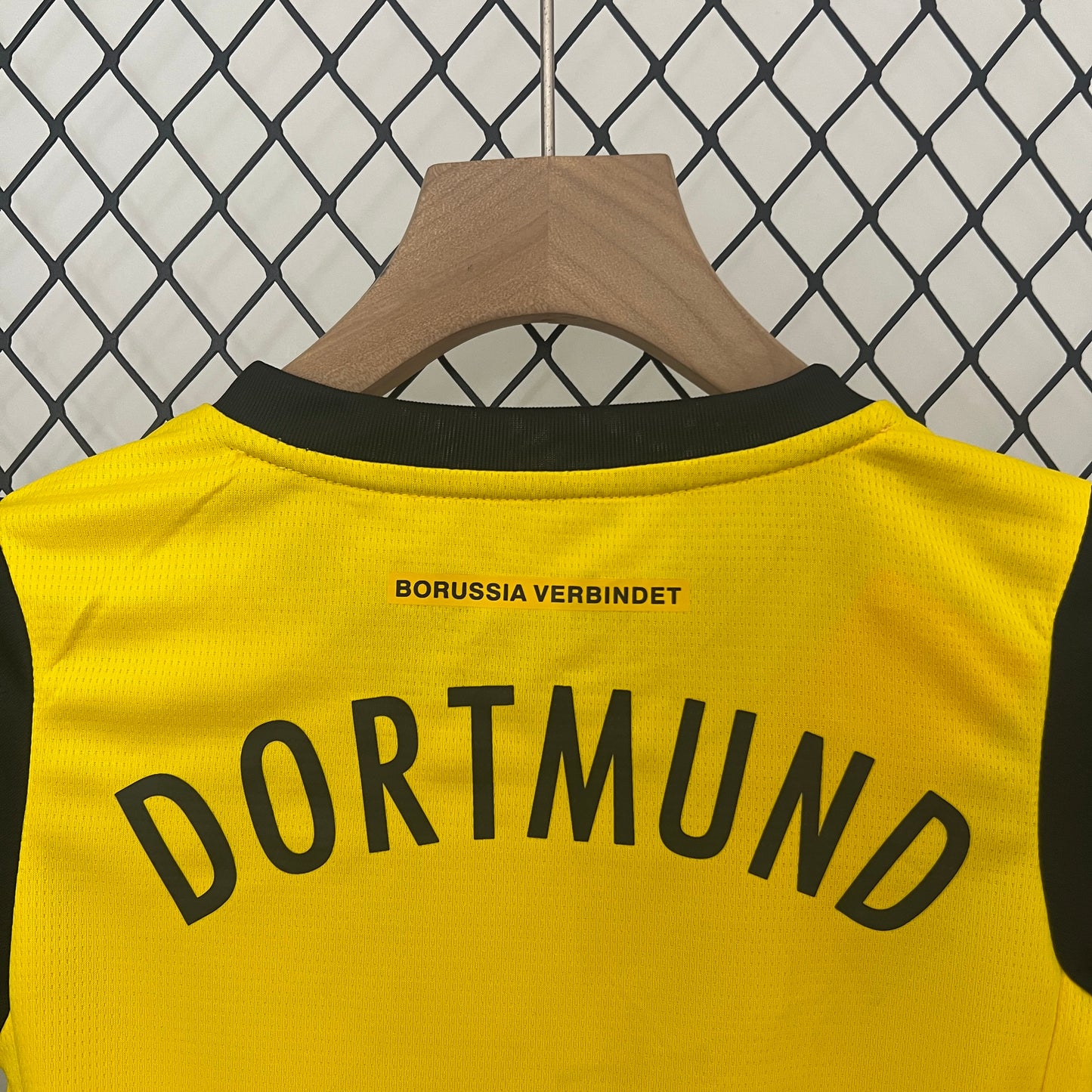 Maillot Domicile Enfant Borussia Dortmund 2024/2025 Taille : 16-28