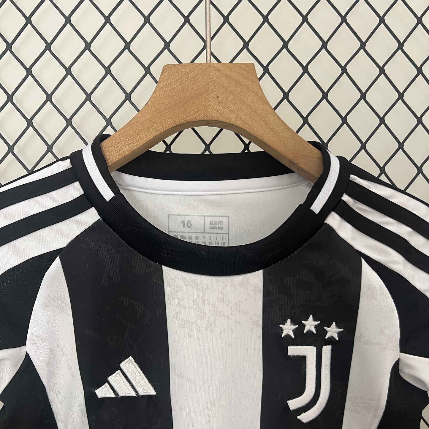 Maillot Enfant Domicile Juventus 2024/2025 Taille : 16-28