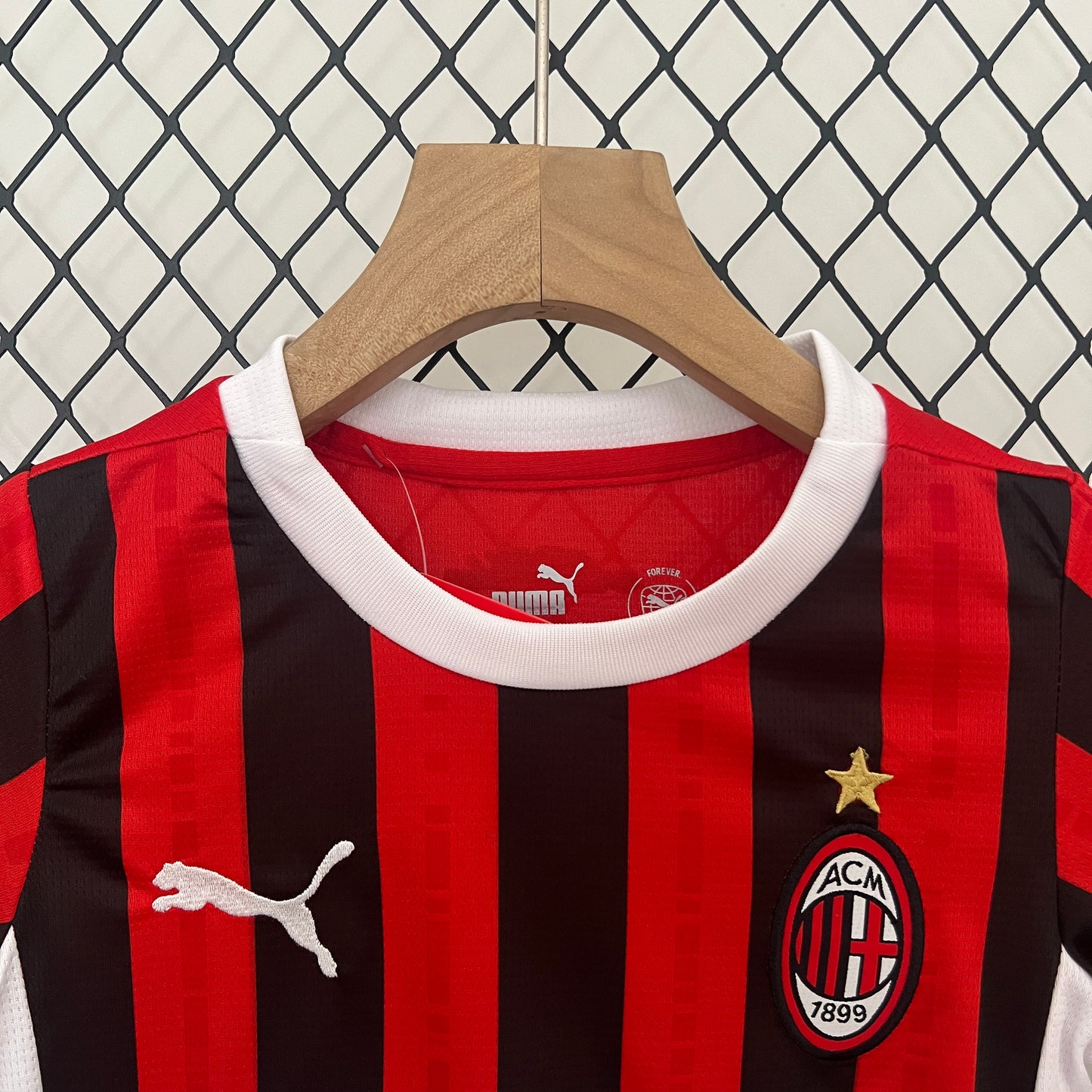 Maillot Enfant Domicile AC Milan 2024/2025 Taille : 16-28