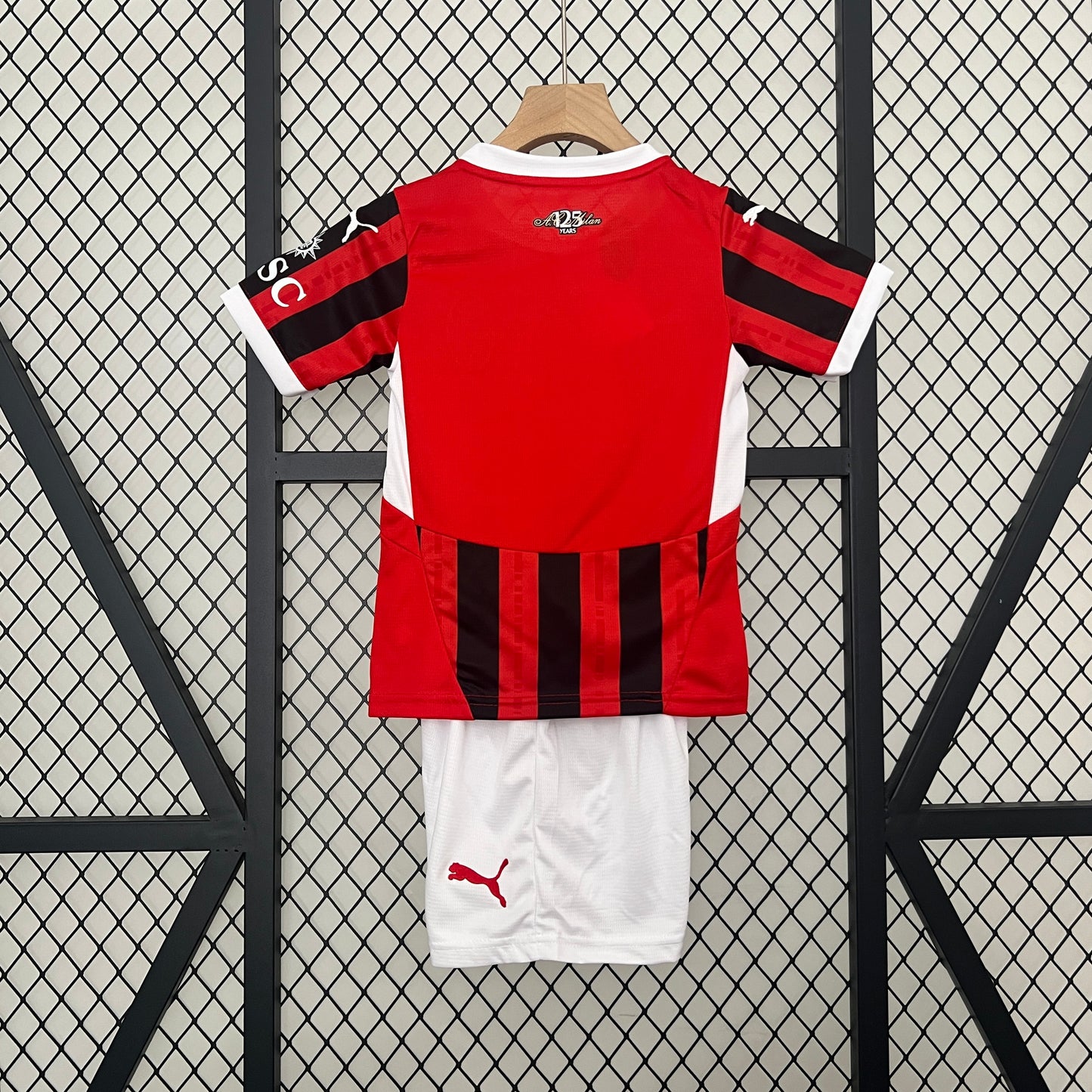 Maillot Enfant Domicile AC Milan 2024/2025 Taille : 16-28