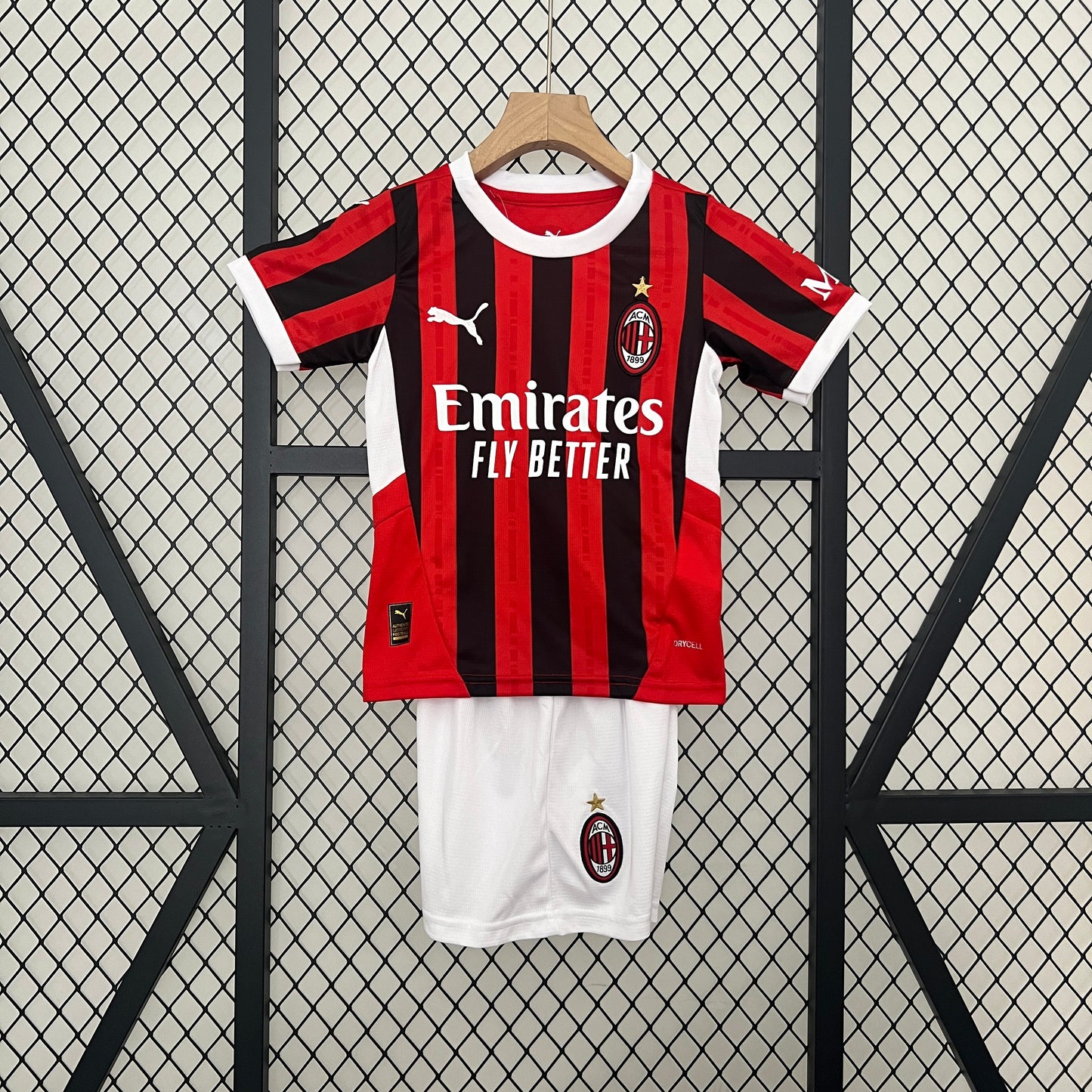 Maillot Enfant Domicile AC Milan 2024/2025 Taille : 16-28